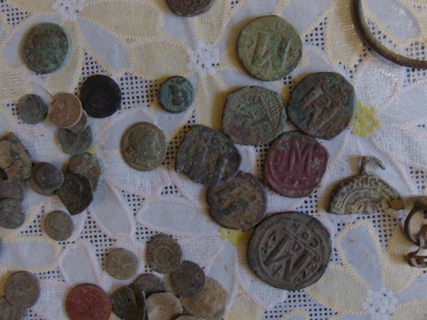 Над 700 антични и средновековни монети са иззети при специализирана