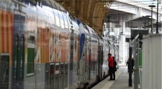 Във Франция летният сезон започва с нова стачка на железопътния