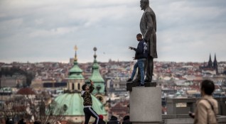 Словакия затяга драстично правилата за влизане в страната заради новите