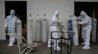 Правителството на Индонезия нареди на производителите на кислород да се