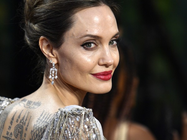 Анджелина Джоли е била забелязана на романтична среща с рапъра