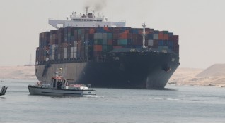 Египет ще освободи контейнеровоза който през март блокира Суецкия канал
