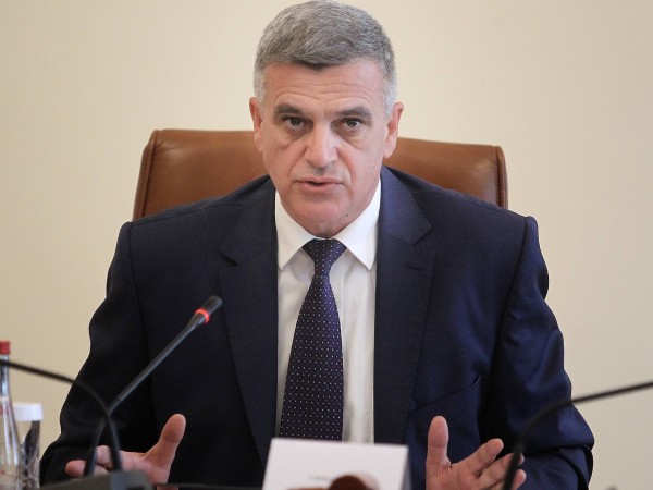 Премиерът Стефан Янев призова българите да упражнят правото си на