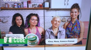 Реклама за биохрани с двойка лесбийки предизвика скандал в Русия