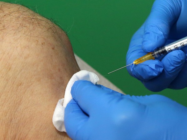 Гърция ще обяви задължителна ваксинация за някои професионални групи от