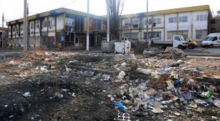 Събарят част от Виетнамските общежития в София От няколко дни