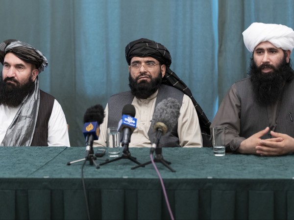 Пратеници на талибаните в Москва заявиха днес, че движението им