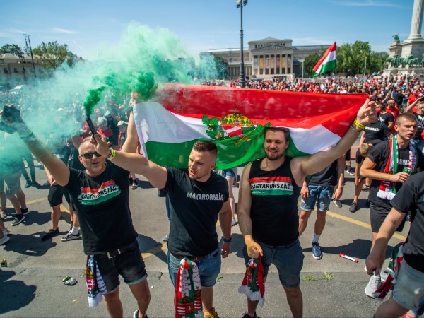 УЕФА наказа тежко националния отбор на Унгария за следващите му