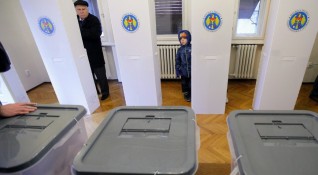 Предсрочни парламентарни избори се провеждат днес и в Молдова Те