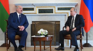 Руският президент Владимир Путин прие днес в Санкт Петербург беларуския