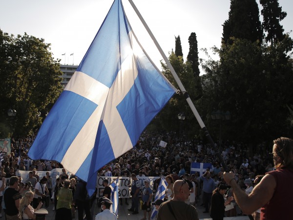 Amnesty International обвини гръцката полиция, че използва пандемията от COVID-19