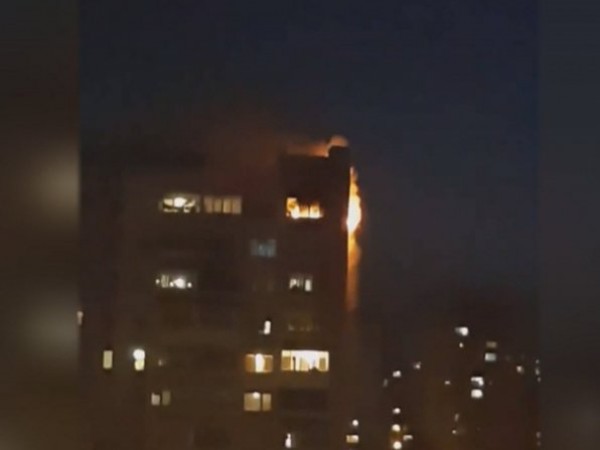 Пожар горя в 16-етажна жилищна кооперация в Стара Загора. Огънят