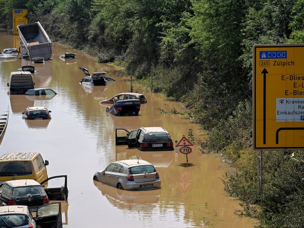 Жертвите на опустошителните наводнения в Германия достигнаха 156, съобщи тази