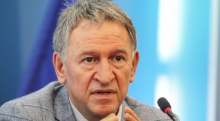 Служебният здравен министър Стойчо Кацаров отговори на обвиненията на Пиригов