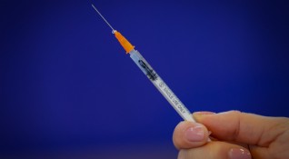 В Гърция пускат платформа за кандидатстване за ваксинация на деца