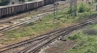 Влакът Варна София пристигна с близо 5 часа закъснение