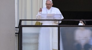 Гладът е нарушение на човешките права заяви папа Франциск Той направи
