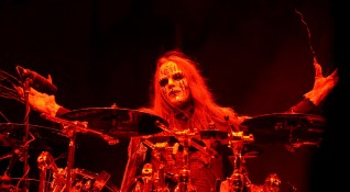 Бившият барабанист и основател на американската метъл банда Slipknot Джоуи