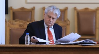 Вътрешният министър Бойко Рашков обеща още днес да представи доказателства