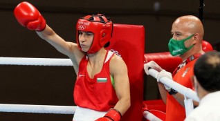 Стойка Кръстева се класира на четвъртфинал в боксовия турнир на