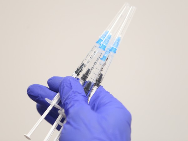 Педагозите в София, които се ваксинират срещу коронавирус, могат да