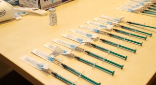 Изнесени пунктове за ваксиниране срещу COVID 19 ще има през почивните