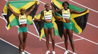 Илейн Томпсън от Ямайка спечели спринта на 100 метра при