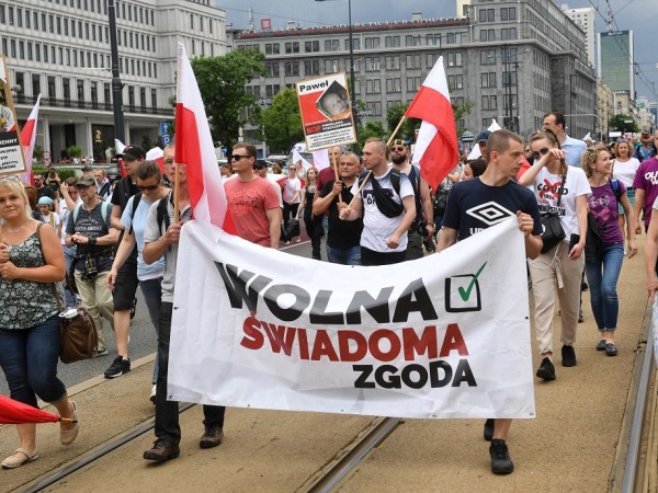 Полша засилва сигурността в пунктовете за ваксинация след два инцидента