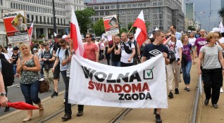 Полша засилва сигурността в пунктовете за ваксинация след два инцидента