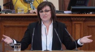 Според лидера на БСП Корнелия Нинова трябва да има редовно