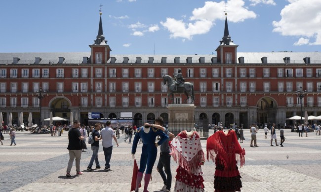 Домакинствата в Испания свиха разходите си с 10% 