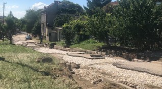 Жители на разложкото село Баня настояват да бъде изградена канализация