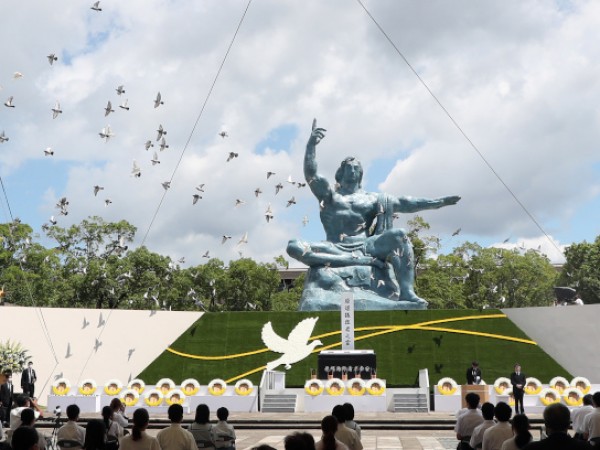 Япония почете с минута мълчание паметта на жертвите на атомната