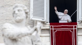 Писмо с три куршума адресирано до папа Франциск беше открито