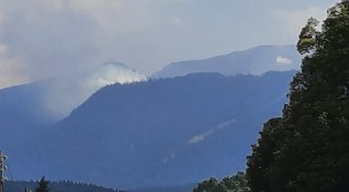 Продължава втори ден гасенето на големия горски пожар в Рила