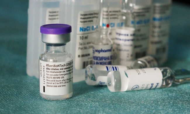 Учени: По-голям риск от миокардит при тийнейджъри след ваксинация с Pfizer 