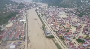 Петима души са загинали при големите наводнения в Северна Турция
