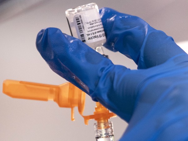 САЩ разрешиха да се поставя трета доза ваксина срещу COVID-19
