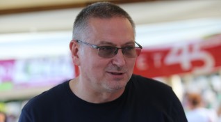 Българският писател Георги Господинов е тазгодишният носител на наградата Цинклар