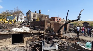 Огромни щети след пожара във велинградското село Кръстава Жителите се