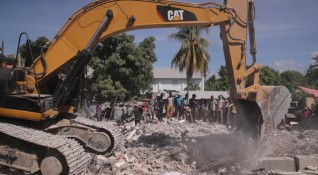 Потвърдените жертви на разрушителното земетресение в Хаити през уикенда станаха