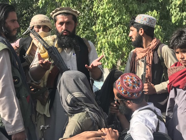 Талибански представител обяви "обща амнистия" за всички държавни служители в