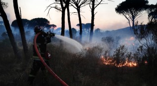 Продължава битката за овладяване на горския пожар който от понеделник