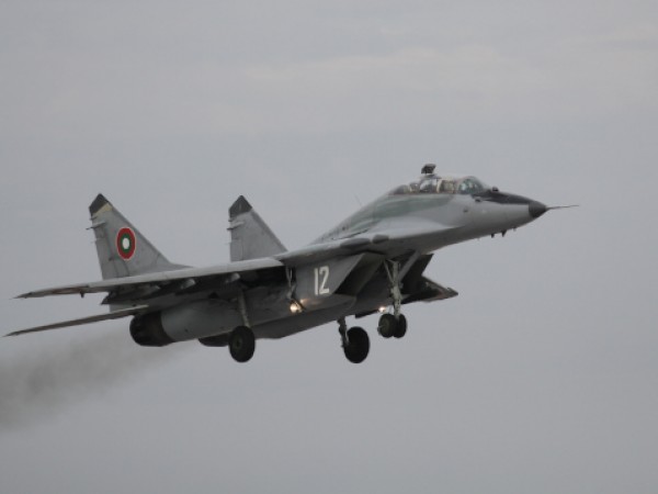 Самолет МиГ-29 се разби по време на планиран полет в