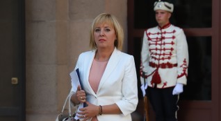 Председателят на парламентарната група на ИБГНИ Мая Манолова призова президента