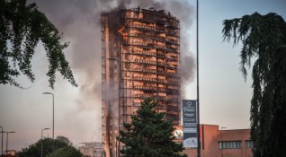 Модерна жилищна сграда в Милано изгоря напълно а 20 души