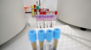 Гърция въвежда допълнителен тест за коронавирус за пристигащите от България