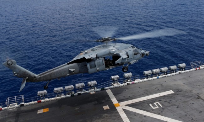Военен хеликоптер на САЩ се разби в морето