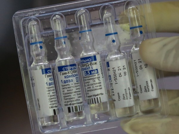 Руският институт "Гамалея" е одобрил за употреба 550 000 ваксини