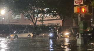 Най малко 41 души са загинали заради дъждовете и наводненията причинени